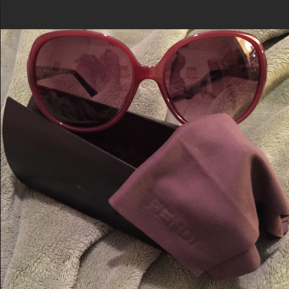SALE! FENDI BURGUNDY SUNGLASSES 💯auth BRAND NEW (PRICE FIRM) $70!!!!